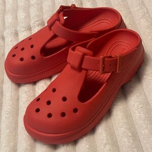 *NWOT* Women’s Maryjane Clog in red size 8